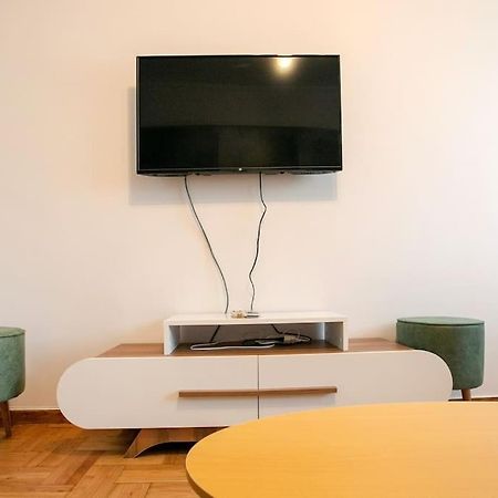 Stylish And Comfortable Apartment เอเธนส์ ภายนอก รูปภาพ