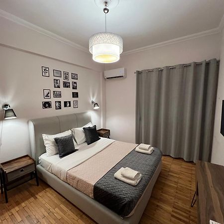 Stylish And Comfortable Apartment เอเธนส์ ภายนอก รูปภาพ
