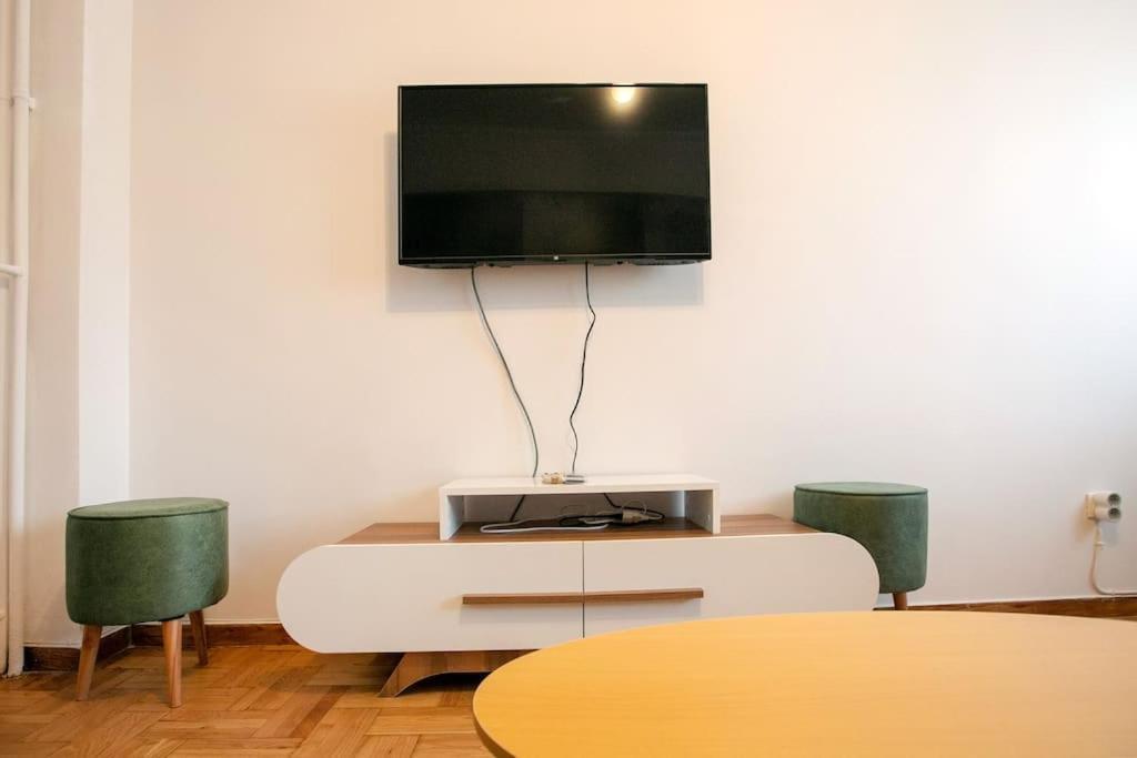 Stylish And Comfortable Apartment เอเธนส์ ภายนอก รูปภาพ