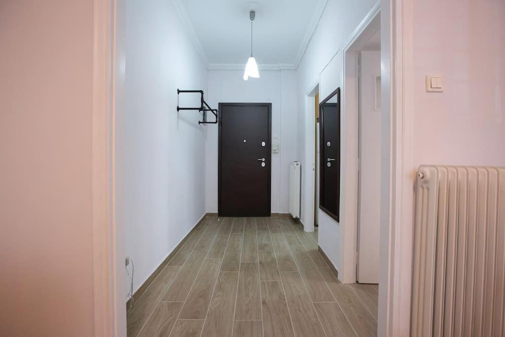 Stylish And Comfortable Apartment เอเธนส์ ภายนอก รูปภาพ
